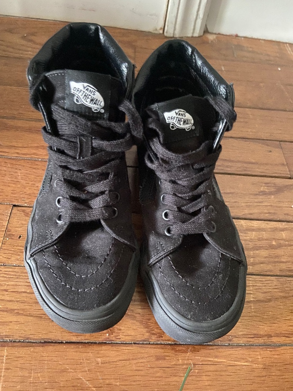Vans - Picture 2 of 2